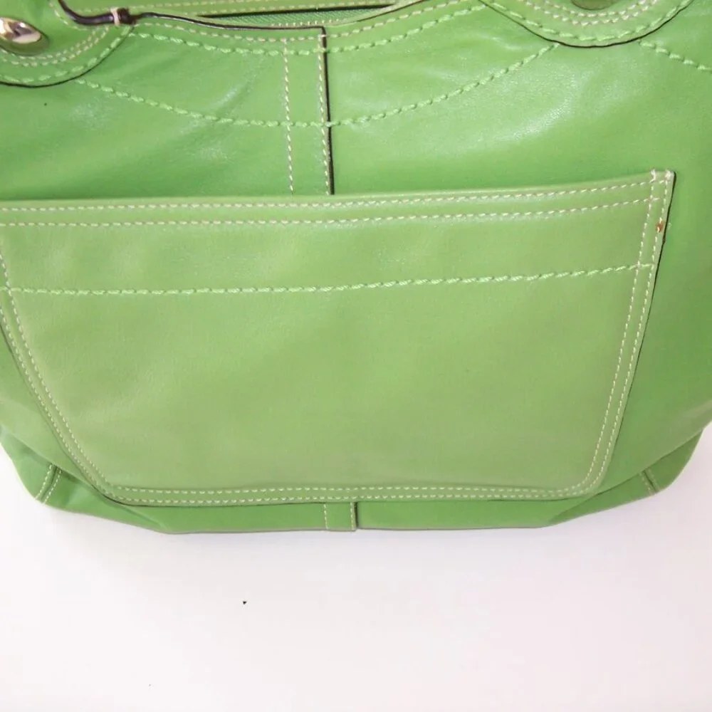 Coach Shoulder Bag Liime Green In Excellent Condition